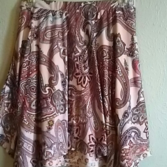 Final Price EST. 1946 Skirt - Picture 3 of 4